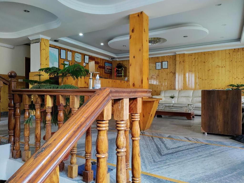 Hotel Mountain Face Manāli Εξωτερικό φωτογραφία
