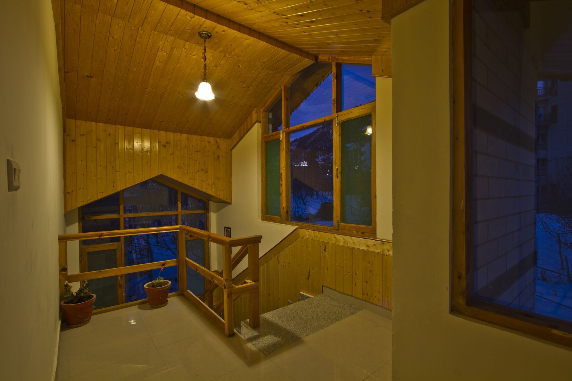 Hotel Mountain Face Manāli Εξωτερικό φωτογραφία